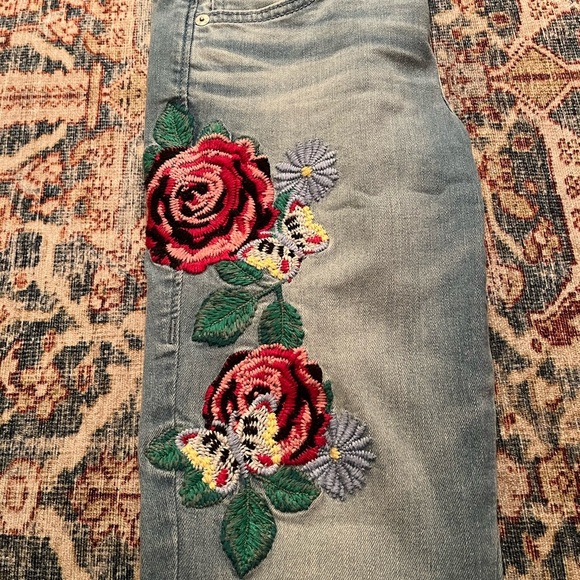True Religion Women's Skinny Jeans - Blue with Red Floral Embroidery - Picture 8 of 14